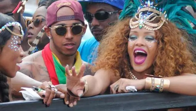 Lewis Hamilton y Rihanna, muy 'pegaditos' en Barbados