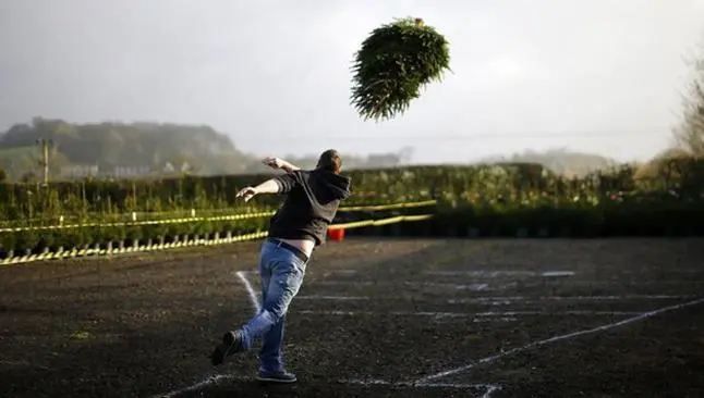 Crean competencia de lanzamiento de 'Árbol de Navidad'