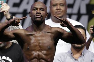 Mayweather se molesta con una mujer porque no lo reconoció
