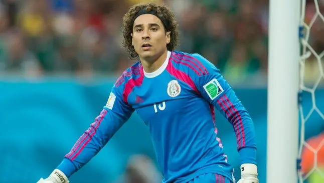 Ochoa, en un partido de Brasil 2014 | MEXSPORT