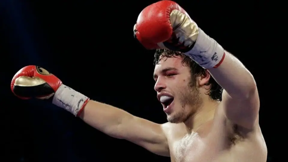 Chávez Jr explota contra excampeón mundial en Twitter