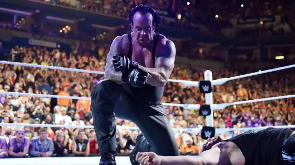Undertaker cobra venganza sobre Brock Lesnar