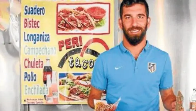 Arda Turan debutó como taquero