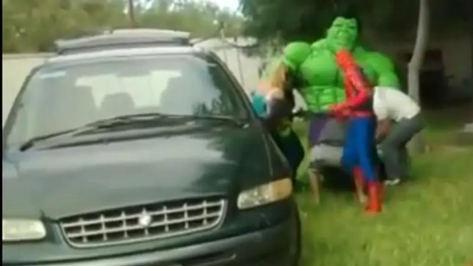 Hulk aparece hasta las 'manitas'