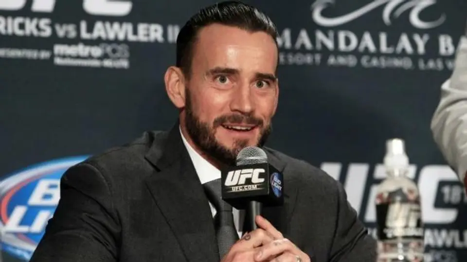 CM Punk debutaría en UFC a principios de 2016