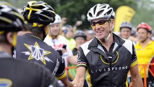 UCI pide a Armstrong no participar en carrera benéfica del Tour de Francia