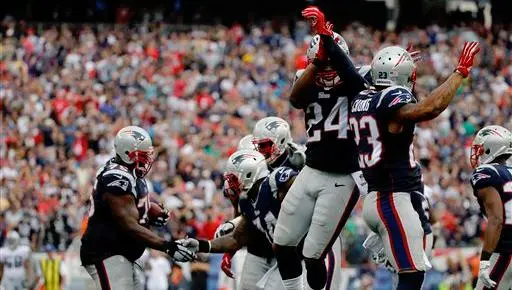 Patriotas logra sufrida victoria contra Raiders