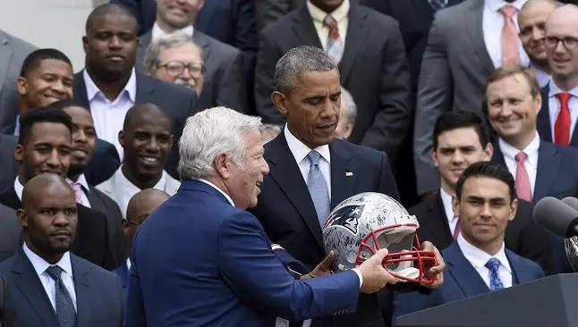 Obama bromea sobre polémica con balones de Patriotas