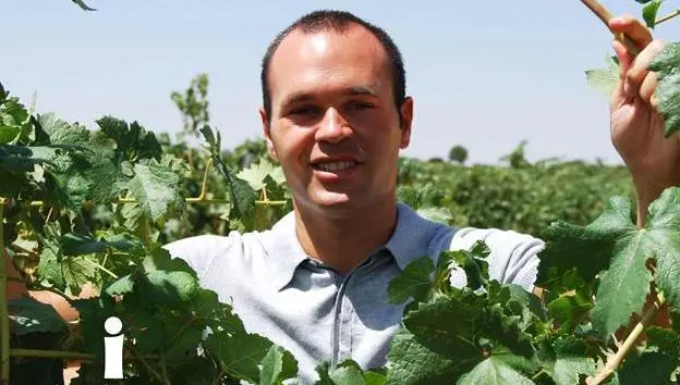 Iniesta abrirá las puertas de su viñedo