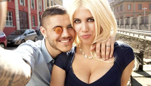 Mauro Icardi recibe baile erótico frente a su esposa