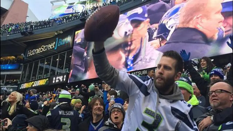 Fan rechaza 20 mil dólares por balón que dio título a Seattle