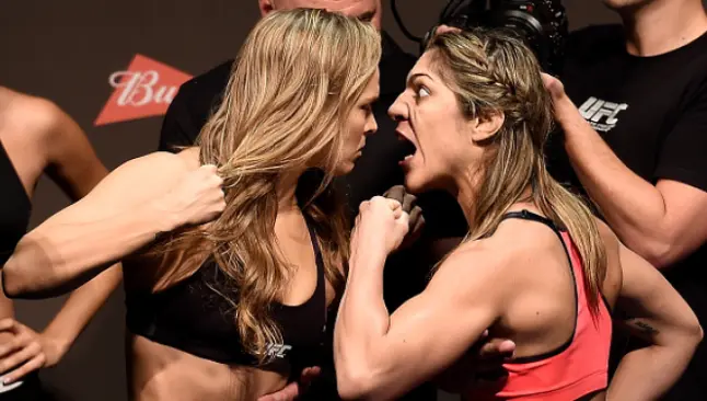 Intenso careo entre Rousey y Correia