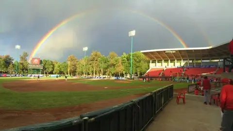 Arcoiris impresiona a los capitalinos