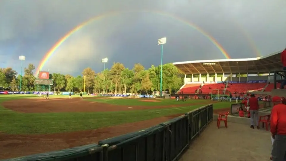 Arcoiris impresiona a los capitalinos