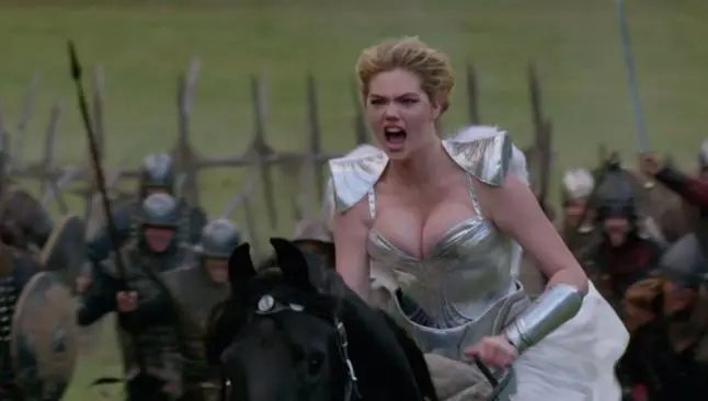 Kate Upton, de guerrera y a caballo