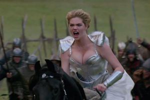 Kate Upton, de guerrera y a caballo