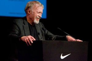 Cofundador de Nike anuncia que dejará la presidencia