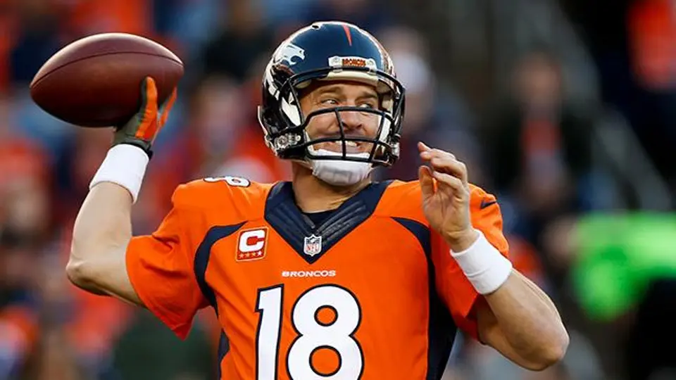 Manning renuncia a 4 mdd para jugar otro año en NFL