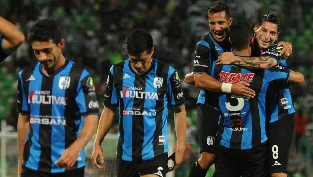 Jugadores de Querétaro, tras la victoria contra Santos en 2014 | MEXSPORT