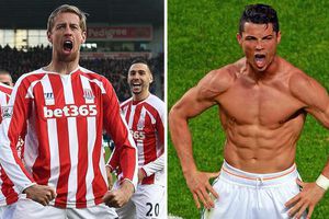 Peter Crouch se 'compara' con Cristiano Ronaldo