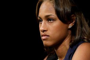 Esposa de Ray Rice lo defiende