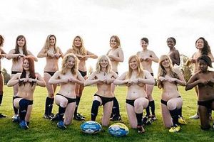 Jugadoras de rugby lanzan sexy calendario