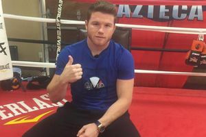 'Me da gusto volver a TV Azteca': Canelo
