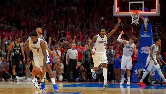 Clippers eliminan a los Spurs en los últimos segundos