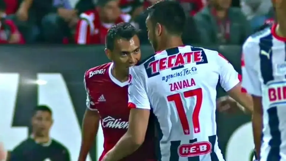 Zavala muestra marca de la mordida de Arango