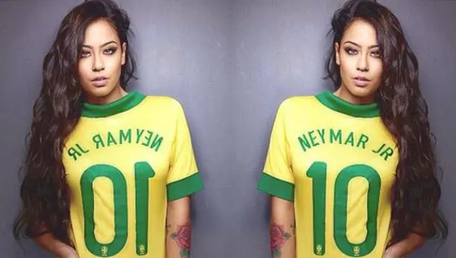 Hermana de Neymar no se considera 'sex symbol'