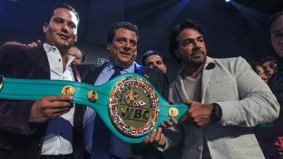 Presentan Cinturón Esmeralda que disputarán Pacquiao y Mayweather