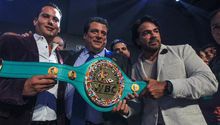 Presentan Cinturón Esmeralda que disputarán Pacquiao y Mayweather