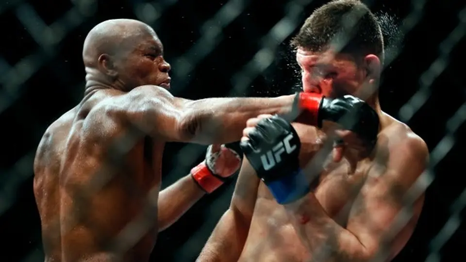 Anderson Silva tiene regreso triunfal en UFC 183