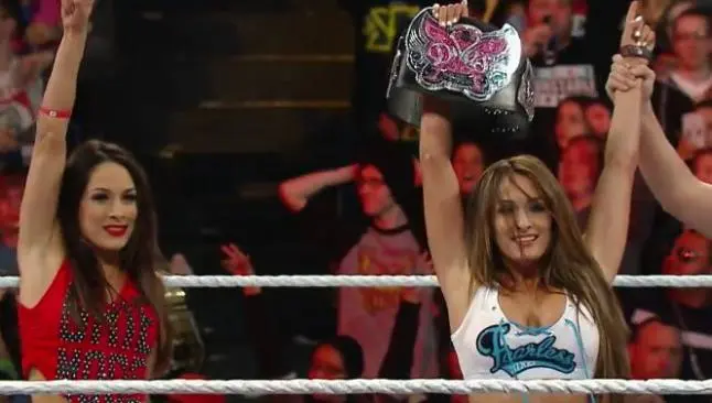 Nikki Bella triunfa en Extreme Rules y retiene su título