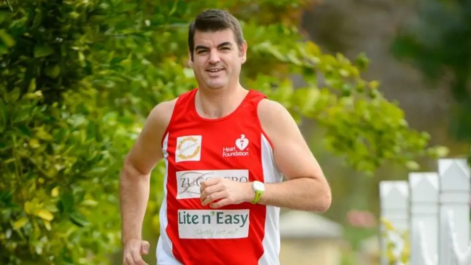 Hombre recorre Australia al estilo Forrest Gump