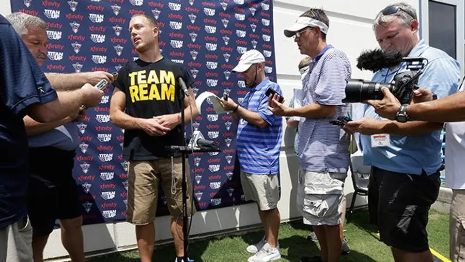 Titanes se unen al Ice Bucket Challenge por su compañero