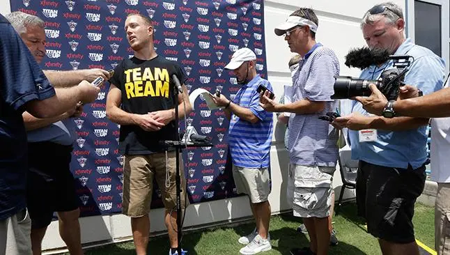 Titanes se unen al Ice Bucket Challenge por su compañero