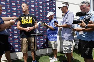 Titanes se unen al Ice Bucket Challenge por su compañero