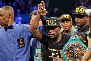 Mayweather llama "señorita" a Pacquiao