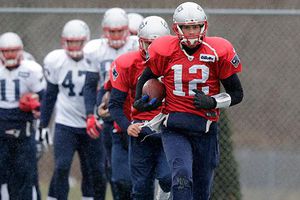 Brady resta importancia a sus antecedentes contra Cuervos