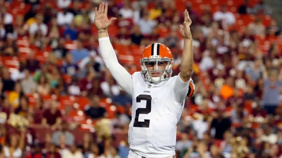 NFL multa a Johnny Manziel por seña obscena