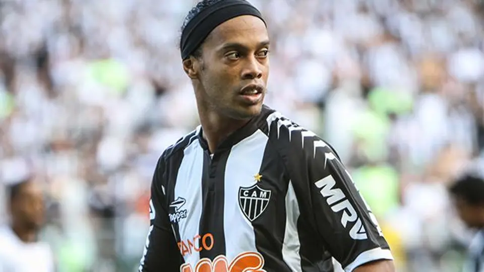 Ronaldinho, en negociaciones con Querétaro