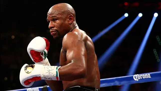 Floyd Mayweather Jr. en un combate | ESPECIAL