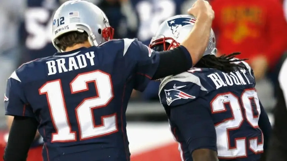 Patriotas y Empacadores chocan en duelo con olor a Super Bowl