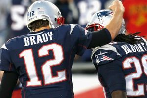 Patriotas y Empacadores chocan en duelo con olor a Super Bowl