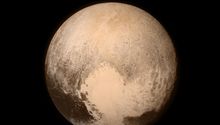 Tras nueve años, revelan primeras imágenes de Plutón