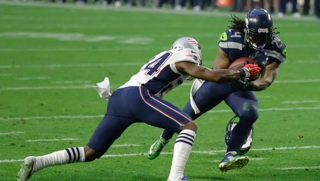 Lynch reconoce que esperaba correr en jugada crucial del SB
