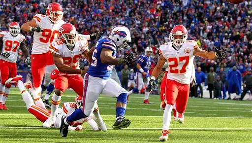 Jefes remontan y vencen a domicilio a Bills