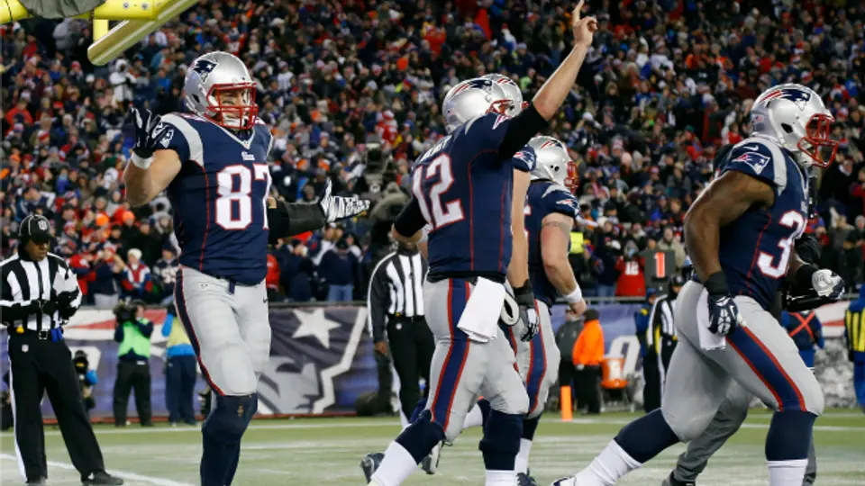 Patriotas sigue enrachado y humilla en casa a los Broncos