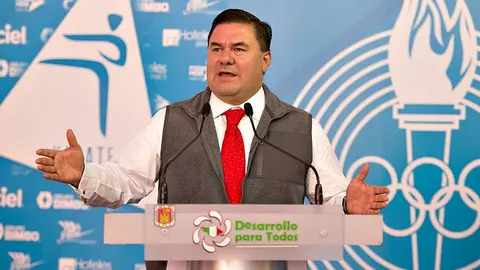 Jesús Mena deja la Conade